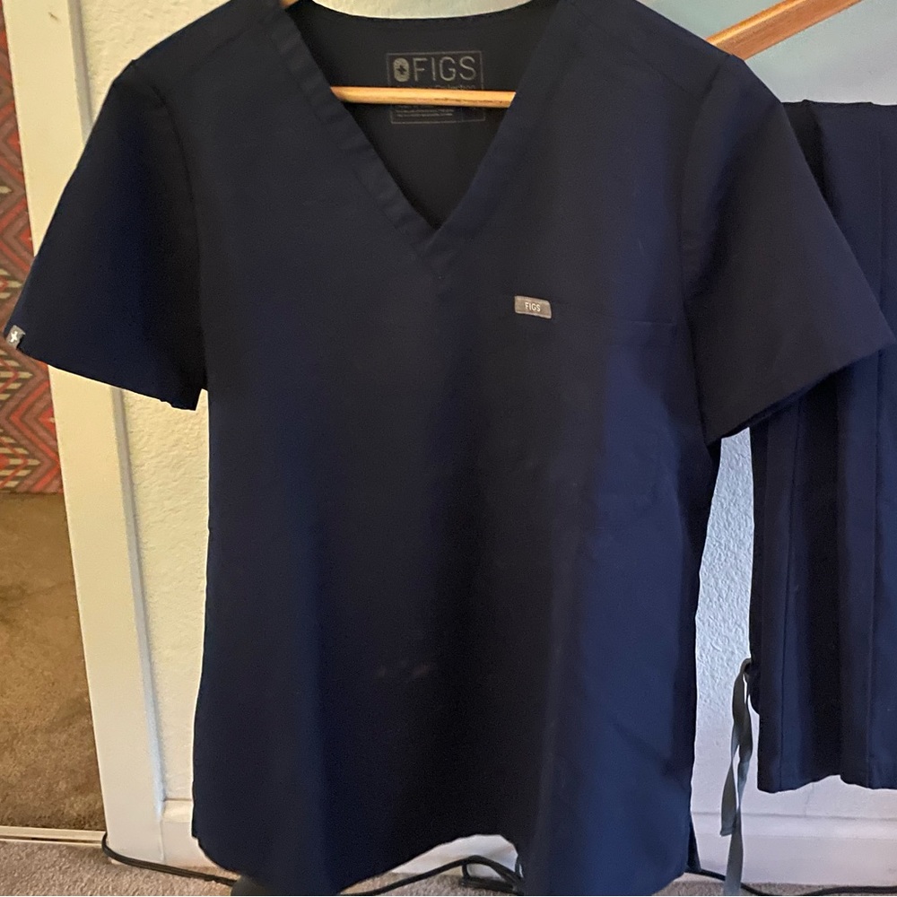 Navy Figs Casma top 1